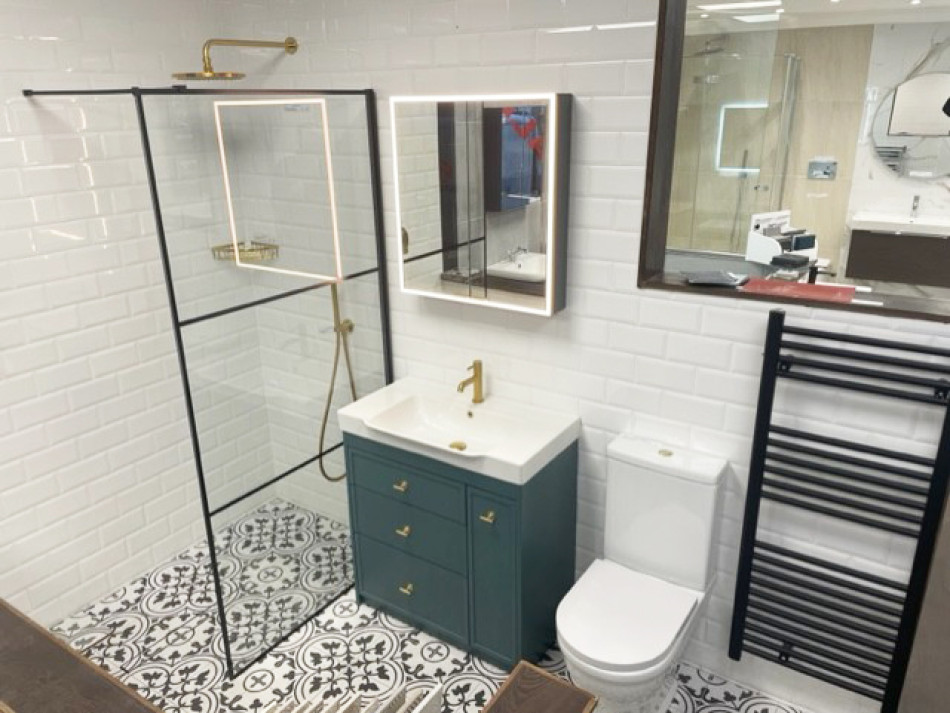 Shower-vanity-toilet-008