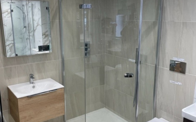 Stunning Shower Enclosure Setting with Modern Design