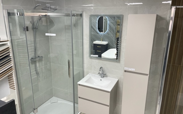 Shower Cubicle Design - A Contemporary Example