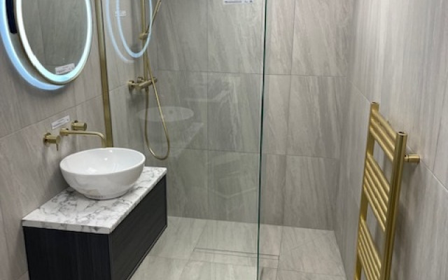 Walk-in Shower Design - Stylish and Contemporary